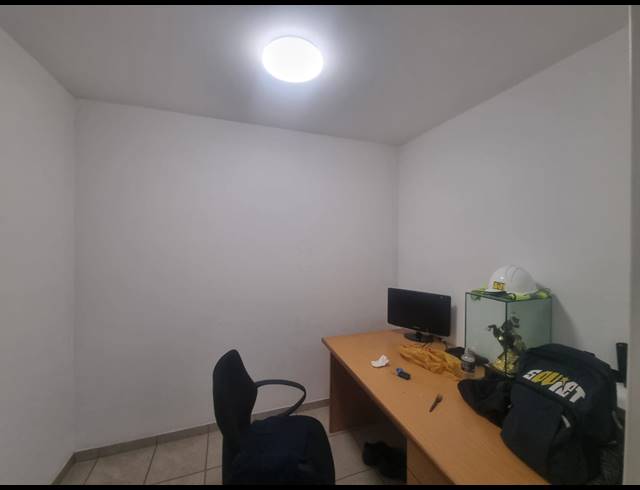 500M² WAREHOUSE TO LET IN PHILIPPI